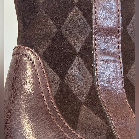 BORN WOMENS TALL LEATHER DIAMOND PATTERN BOOTS / SIZE: 9 - Picture 4 of 13